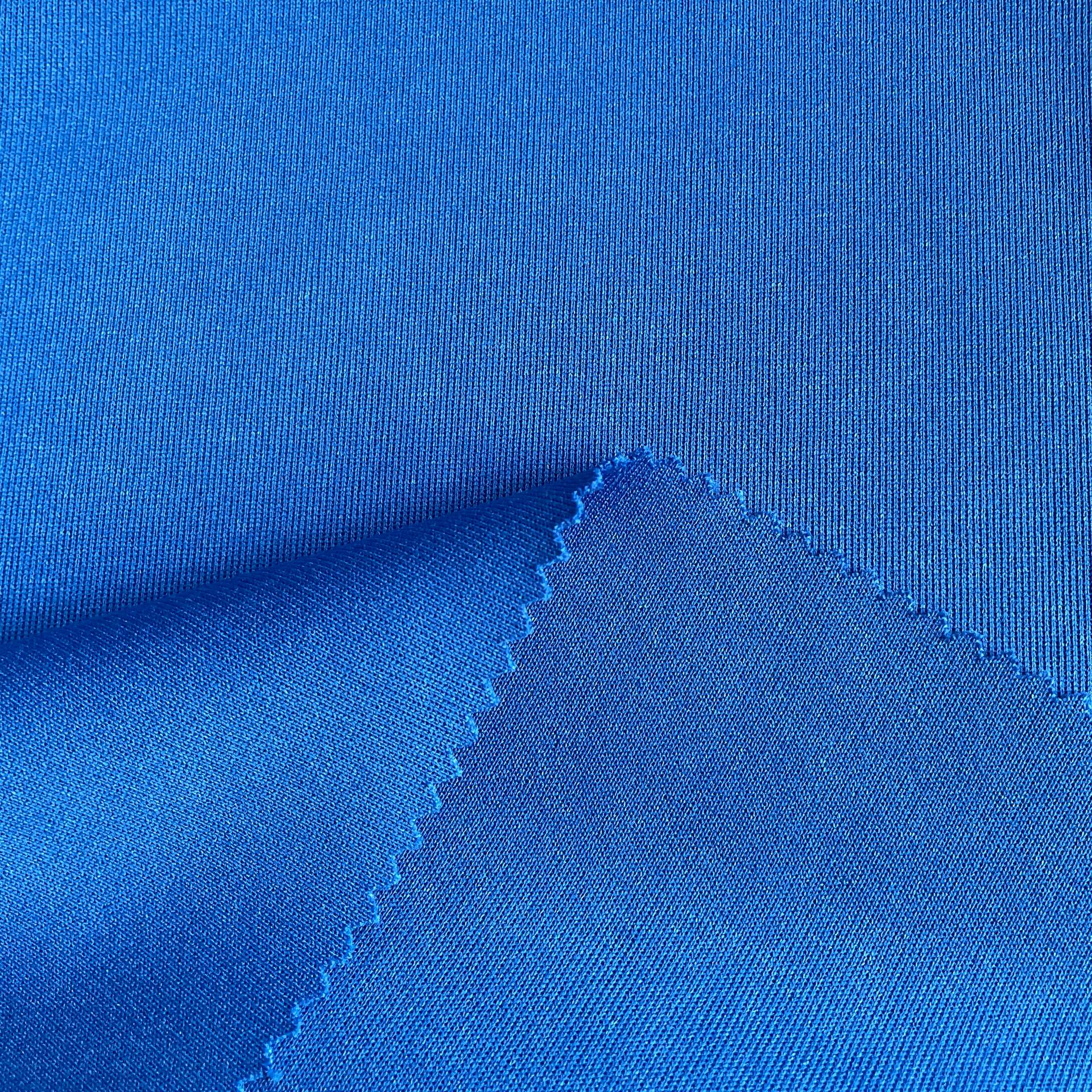 100% 涤纶面料：健康益处和耐用性