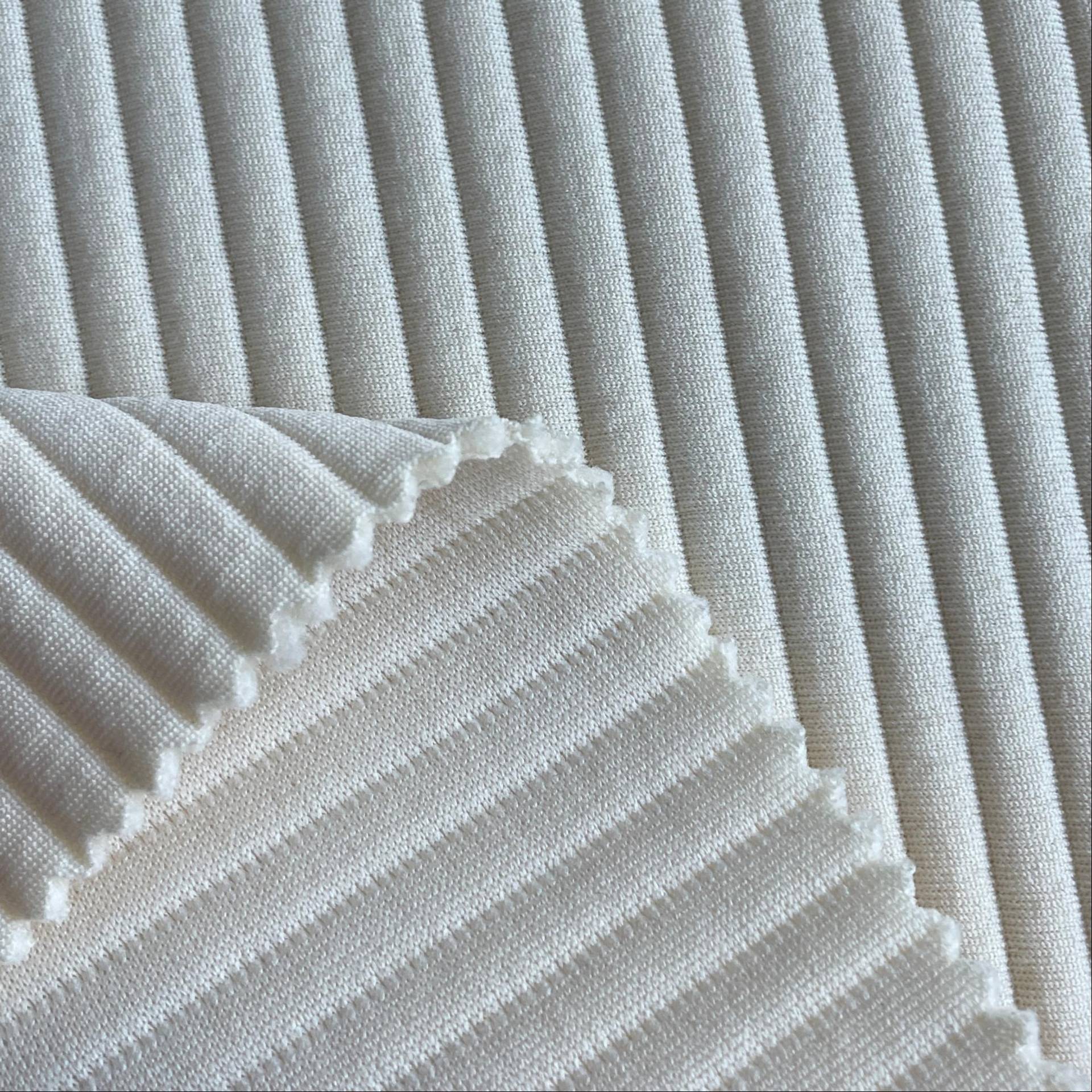 100% 涤纶脚凳：现代、耐用、舒适的面料