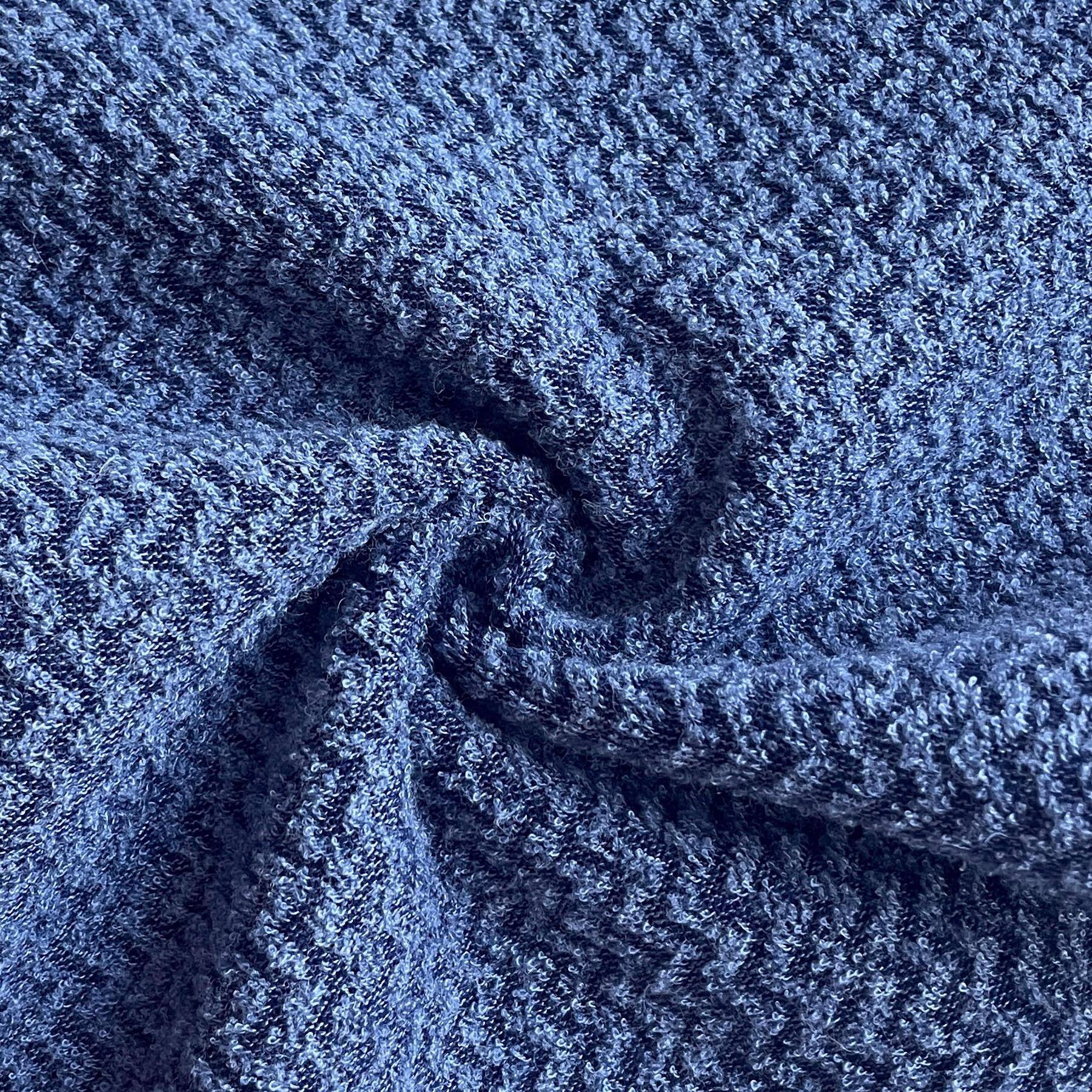 再生聚酯纤维抓绒：兼具可持续的舒适性和时尚感